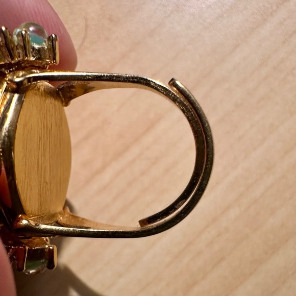 Pedre 17 Jewels Cluster Watch Ring - Adjustable - Picture 4 of 7